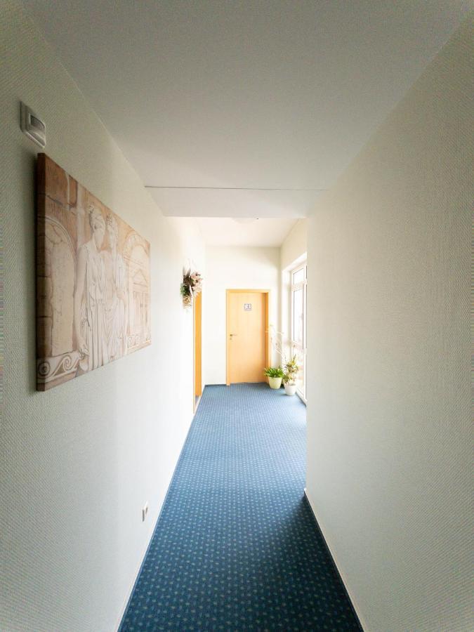 Hotel Am Roemerplatz Ulm Exterior foto